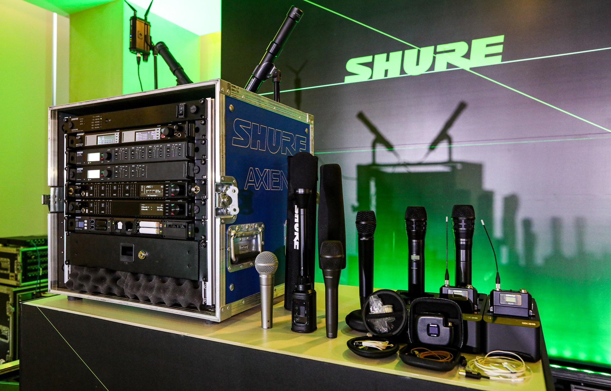 Shure launches the ADX5D portable receiver Digital Studio Middle East