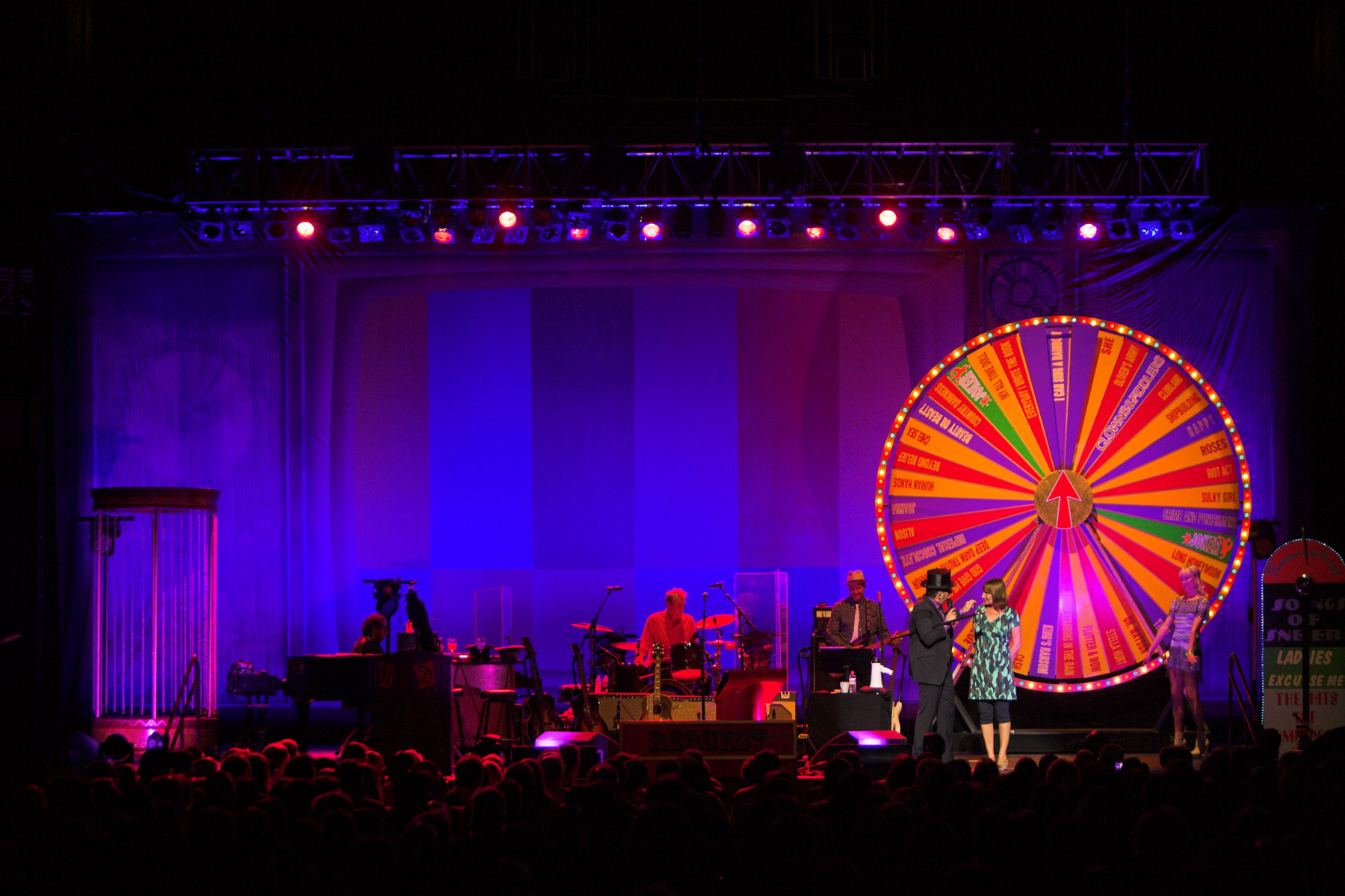 Elvis Costello To Adlib It On Tour Digital Studio Middle East Elvis Costello To Adlib It On Tour