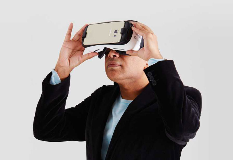 Dirrogate is available in the Samsung Gear VR store. Dirrogate is available in the Samsung Gear VR store.