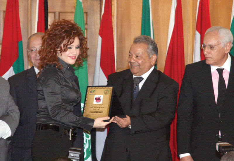 APUTV heads with Rehab Zinedine(left), ambassador of White hands, a project on women. APUTV heads with Rehab Zinedine(left), ambassador of White hands, a project on women.