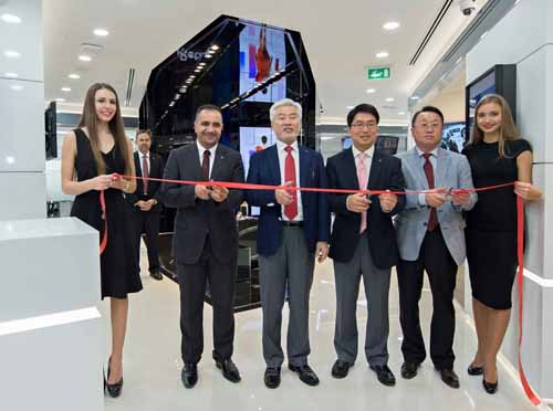 LG Electronics MEA team: (starting 2nd from left) Audai Altaie, sales head of B2B MENA, Kook Hwan Cha, President, MEA; David Kim, director MEA B2B Tea LG Electronics MEA team: (starting 2nd from left) Audai Altaie, sales head of B2B MENA, Kook Hwan Cha, President, MEA; David Kim, director MEA B2B Tea