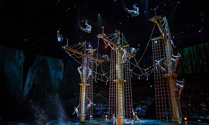 La Perle will take place in a tailor-made, permanent 'aqua theatre'. La Perle will take place in a tailor-made, permanent 'aqua theatre'.