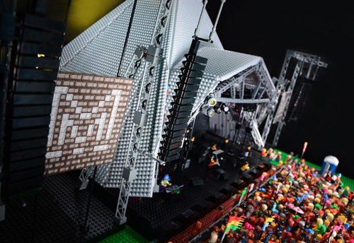 The model has full replica MLA hangs and MLX subwoofers. The model has full replica MLA hangs and MLX subwoofers.