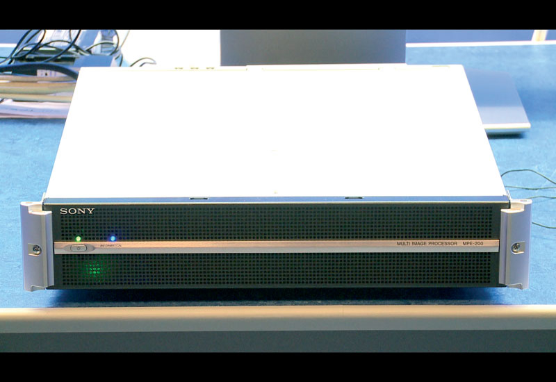 Sony's new 3D processor, the MPE-200, which can automatically correct lens misalignment. Sony's new 3D processor, the MPE-200, which can automatically correct lens misalignment.