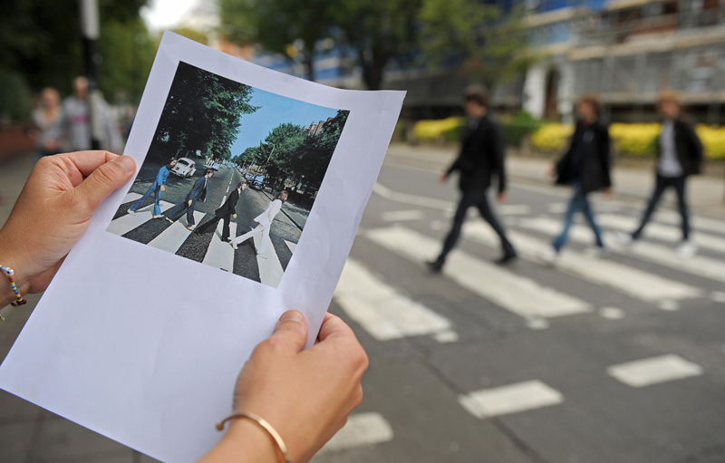 Abbey Road Studios is best known for the recording of the vast majority of Beatles albums. Abbey Road Studios is best known for the recording of the vast majority of Beatles albums.