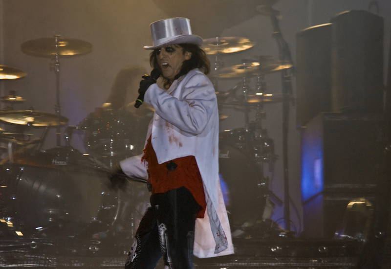 Alice cooper, Axl rose, Beyonce, Cancellation, Cancelled, Concert, Guns and roses, Justin bieber, Meat loaf, Michael jackson, No-show, Pictures, Tiesto, Vanilla ice, Video, Whitney houston, Willie nelson, News, International News Alice cooper, Axl rose, Beyonce, Cancellation, Cancelled, Concert, Guns and roses, Justin bieber, Meat loaf, Michael jackson, No-show, Pictures, Tiesto, Vanilla ice, Video, Whitney houston, Willie nelson, News, International News