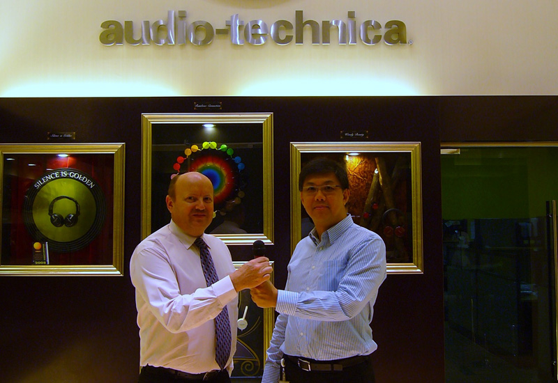 John Dodson (left) and Vincent Chan, MD, Audio-Technica. John Dodson (left) and Vincent Chan, MD, Audio-Technica.