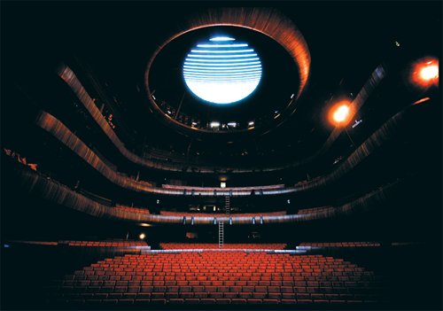 The main auditorium is spectacular in its design and features a 8.5 tonne LED chandelier. The main auditorium is spectacular in its design and features a 8.5 tonne LED chandelier.
