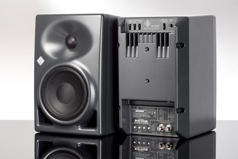 Neumann KH 120D. Neumann KH 120D.
