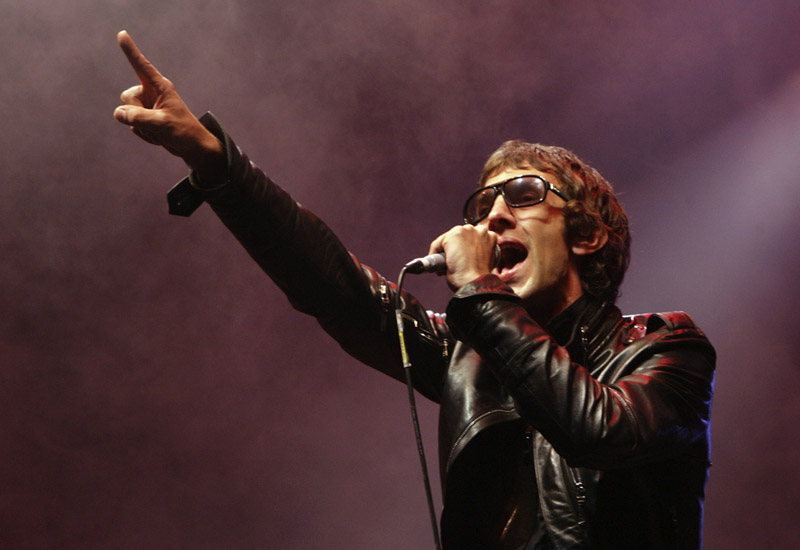The Verve's manager said vocal problems were to blame for the the shortened set at the Splendour festival. The Verve's manager said vocal problems were to blame for the the shortened set at the Splendour festival.