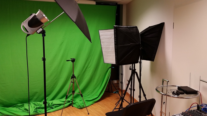 Several news and infotainment sets have been hurriedly set up in living rooms to facilitate filming and broadcast. Several news and infotainment sets have been hurriedly set up in living rooms to facilitate filming and broadcast.